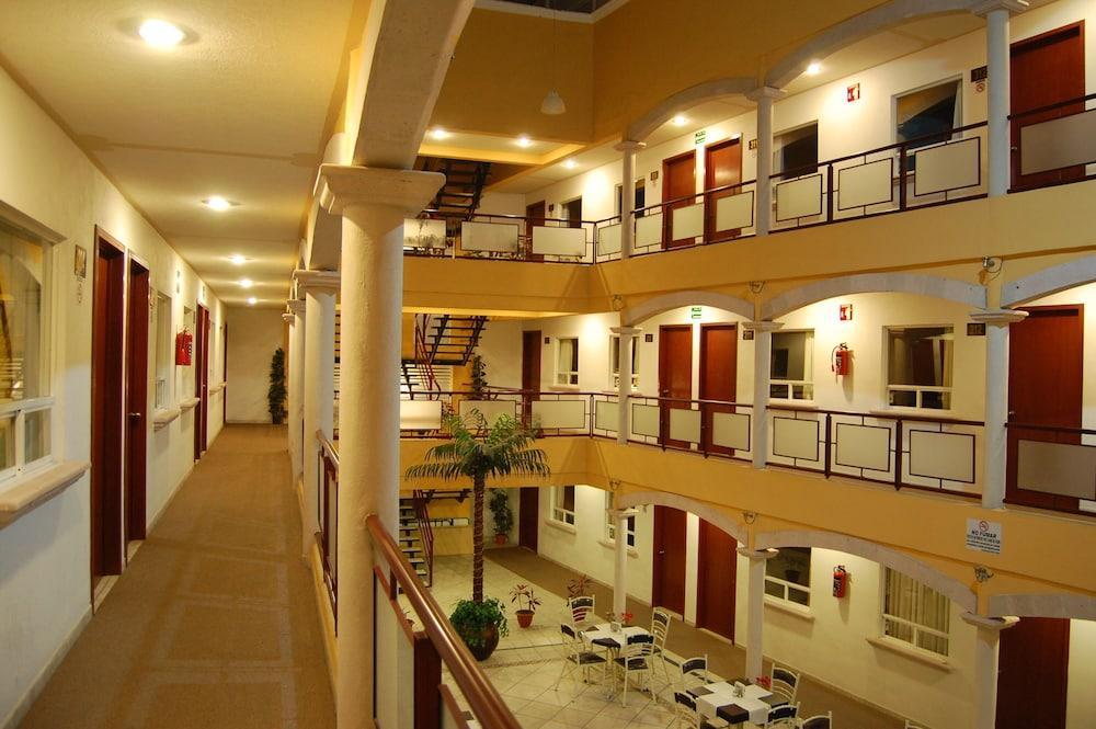 Capital O Hotel Victoria Morelia Exteriör bild